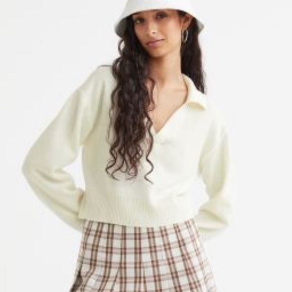 H&M Collared Sweater Sz S in Natural White - Picture 2 of 7